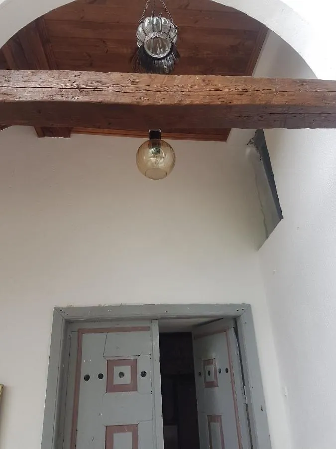Gjirokastër Riva Guest House דירה
