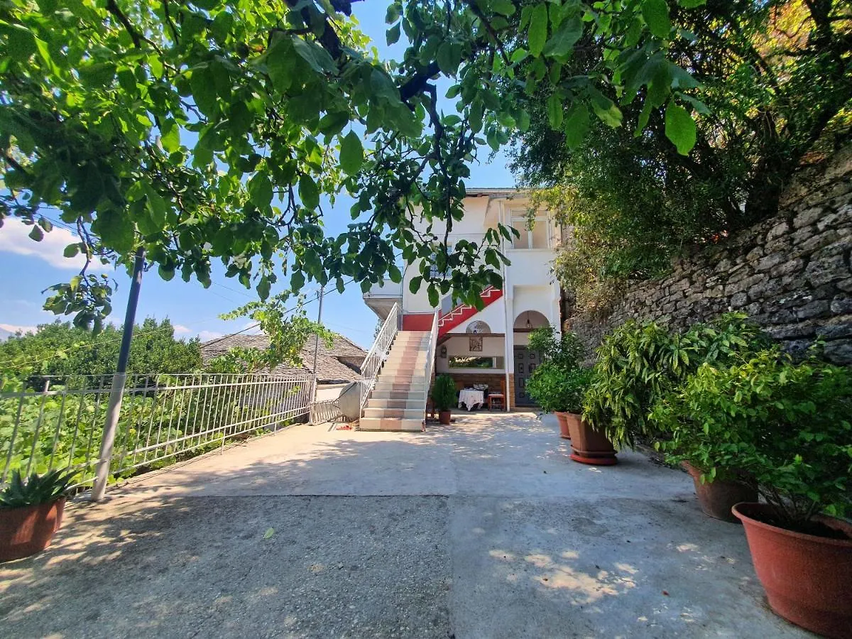 Riva Guest House Gjirokastër 아파트