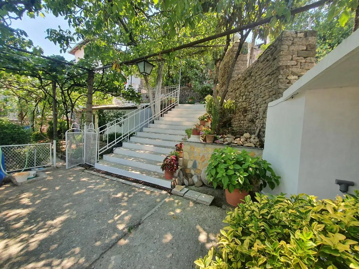 아파트 Riva Guest House Gjirokastër 알바니아
