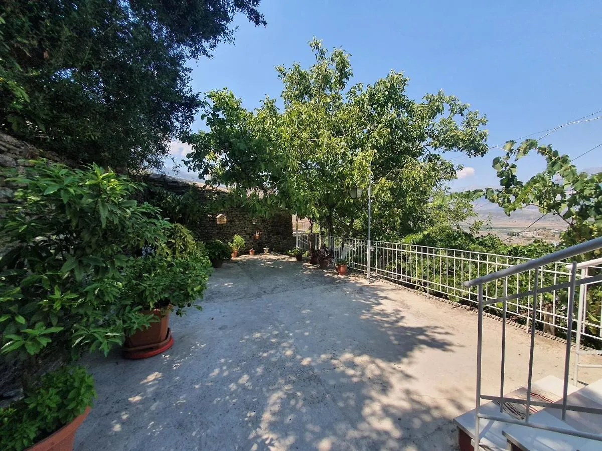 דירה Gjirokastër Riva Guest House