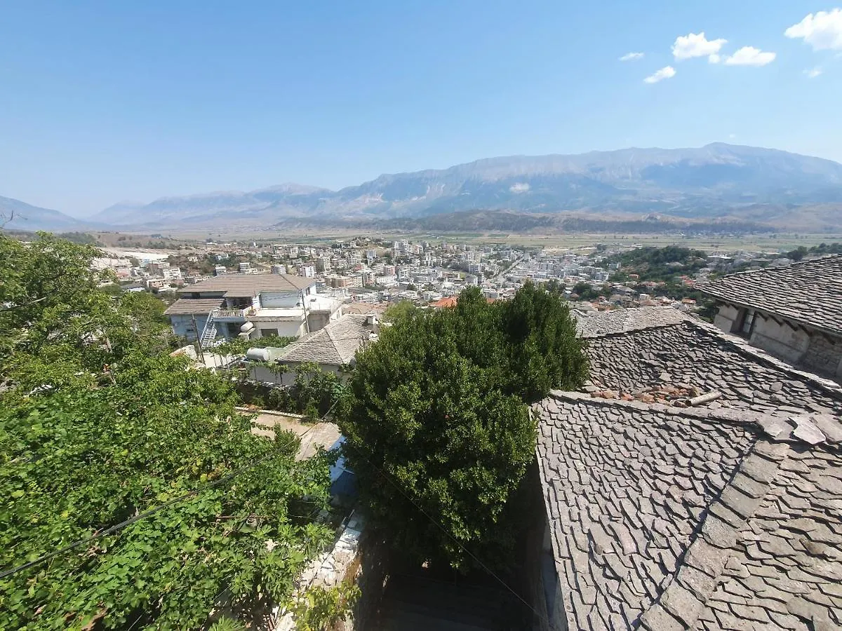 아파트 Riva Guest House Gjirokastër
