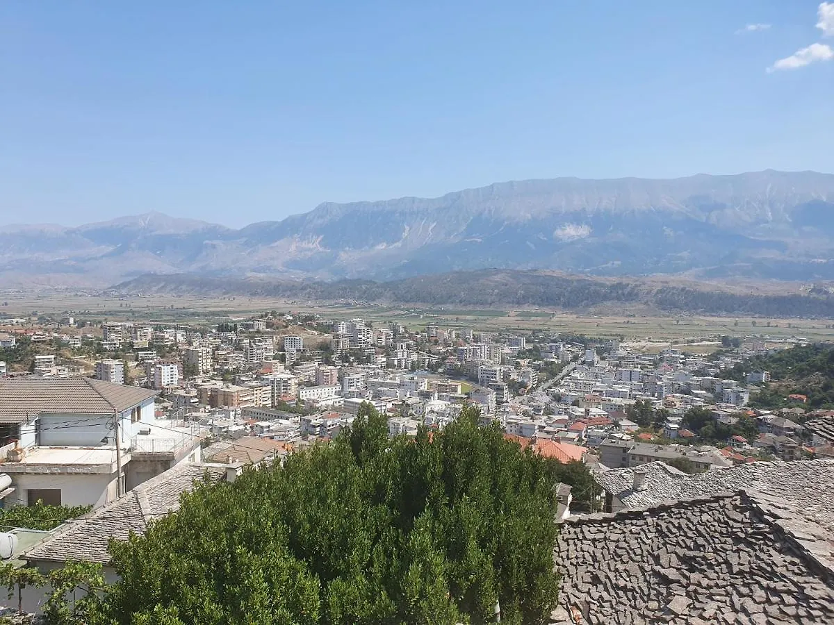 דירה Gjirokastër Riva Guest House אלבניה